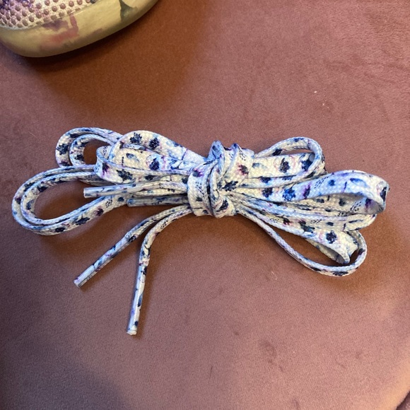 NOBULL - WATERCOLOR FLORAL SNEAKERS - Picture 8 of 9